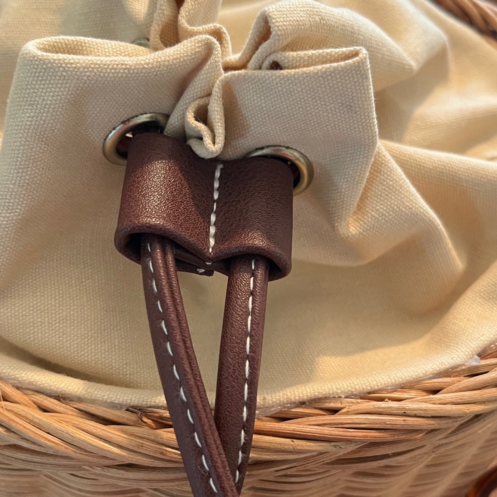 NWOT Wicker Weave Handmade Artisan Bucket Bag w/ extra crossbodystrap - Picture 6 of 8